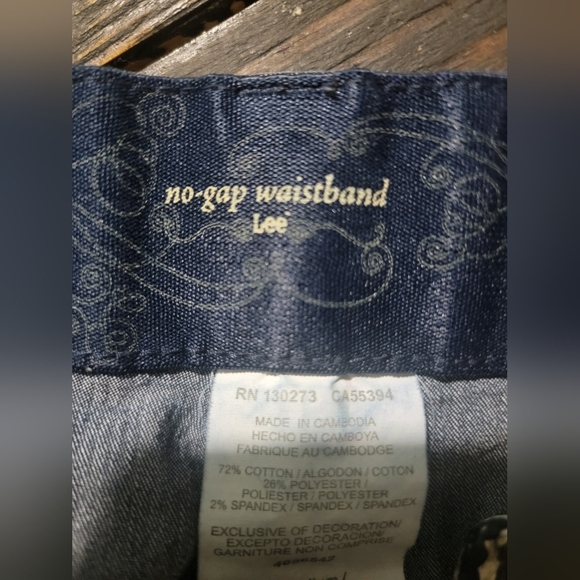 Lee Blue Flare Wide Leg Jeans with Timeless Appeal - Picture 7 of 8